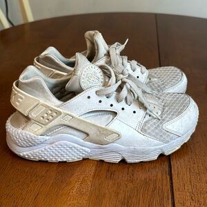 huaraches sneakers